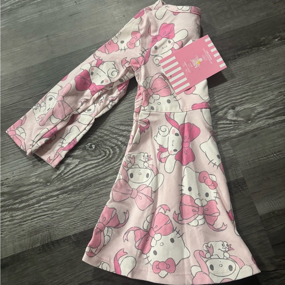 Hello Kitty and Friends Pink Apparel - Picture 2 of 4